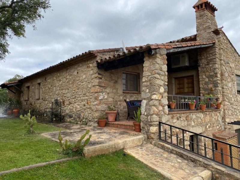 Apartamentos Rurales La Macera