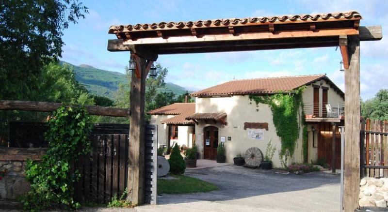 Apartamentos Rurales El Manantial del Fresno