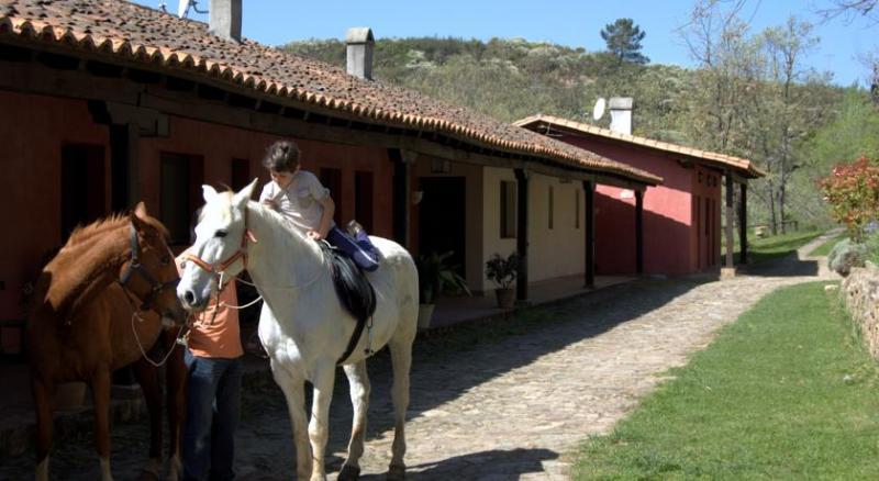 Apartamentos Rurales Casasturga