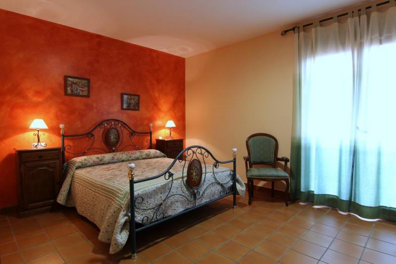 Hotel Rural Hojaranzos