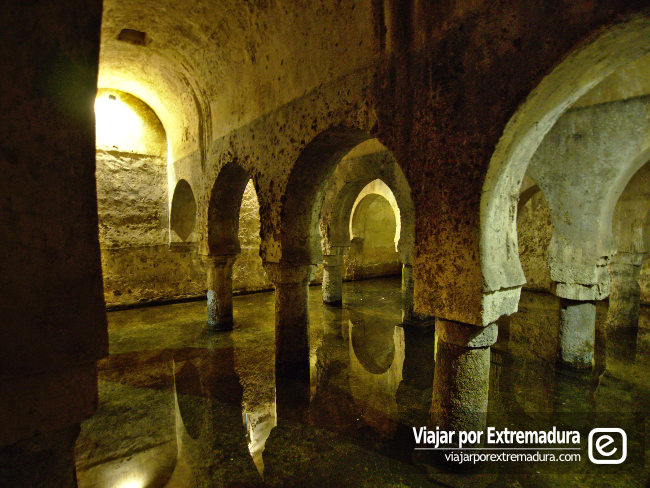 Aljibe del Palacio de las Veletas
