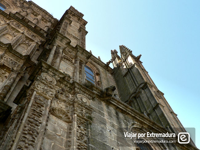 Detalle de la fachada de la Catedral Nueva de Plasencia