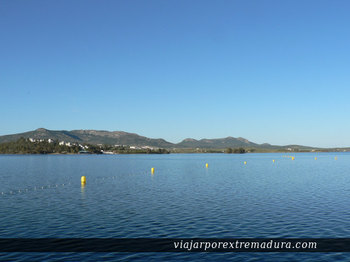 Embalse de Orellana cerca de Orellana la Vieja