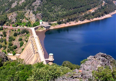 Presa del Embalse del Cíjara. Viajar por Extremadura