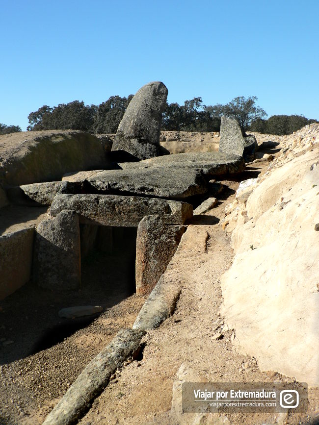 Turismo en Extremadura. Dolmen de Lácara