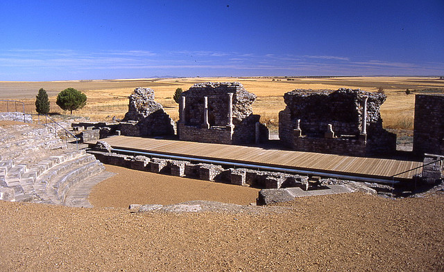 Turismo en Extremadura. Legado romano. Teatro Romano de Regina