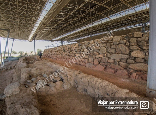 Yacimiento de Cancho Roano - Salas de la zona perimetral