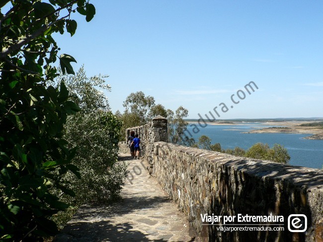 Adarve de las murallas de Granadilla
