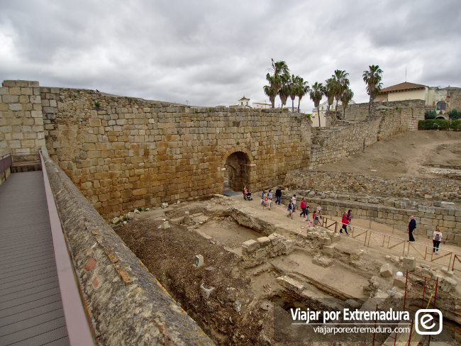 Vistas del interior de la Alcazaba desde lo alto de las murallas