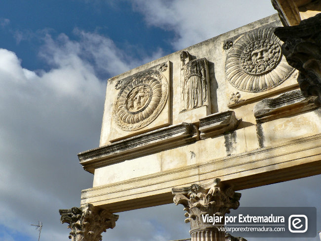 Pórtico del Foro Municipal de Augusta Emerita