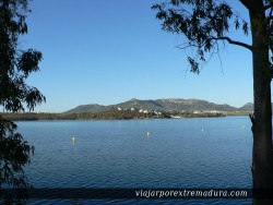 Embalse de Orellana y Sierra de Pela