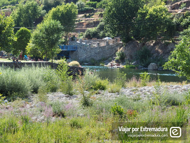 Piscina natural El Simón o del Puente Azul en Cabezuela del Valle