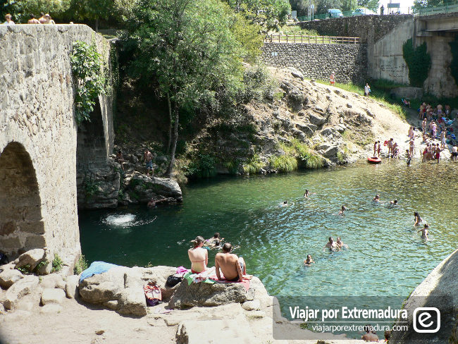 Piscina natural de la Garganta de Cuartos en Losar de la Vera