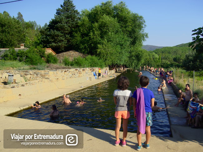 Piscina natural de Caminomorisco, río Alavea