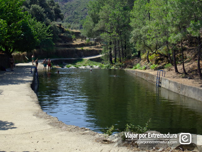 Piscina natural de Ovejuela