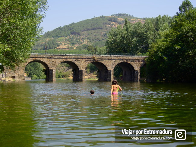 Piscina natural de Pinofranqueado